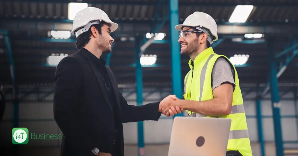 What’s the Difference Between Field Service Software and a CRM?